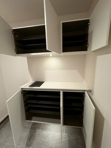 Sha Maison NAOの玄関|収納もある玄関です