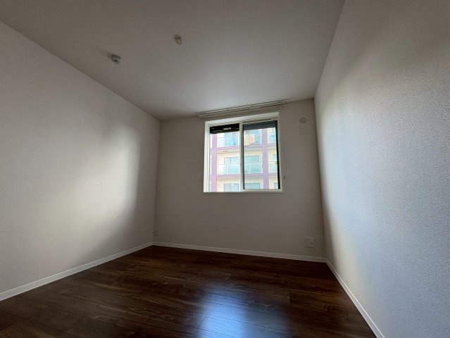 Sha Maison NAOの洋室|落ち着いた色調の洋室です