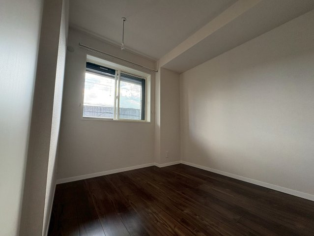 Sha Maison NAOの寝室|広くて明るい寝室