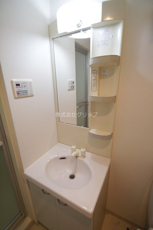 メインステージ川崎Ⅲの独立洗面台