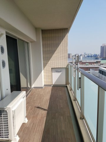 グランシエロ イーストマークスのバルコニー|9階南向きバルコニー