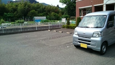 【駐車場】 | カノン大萩台 | 駐車場に車を止められます