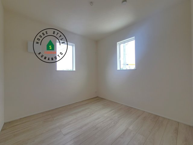 熊本市中央区出水6丁目第4-2棟（1号棟）の内観：施工例|採光良好な洋室は全居室、複層ガラスの遮熱効果と断熱効果で、一年中快適に過ごせます。