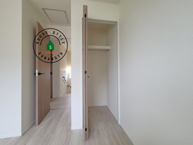 熊本市中央区出水6丁目第4-2棟（1号棟）の内観：施工例|収納には困りません。