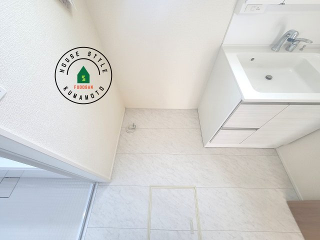 熊本市中央区出水6丁目第4-2棟（1号棟）の内観：施工例|ランドリースペースとなります。広々して有効的にご使用できます。 