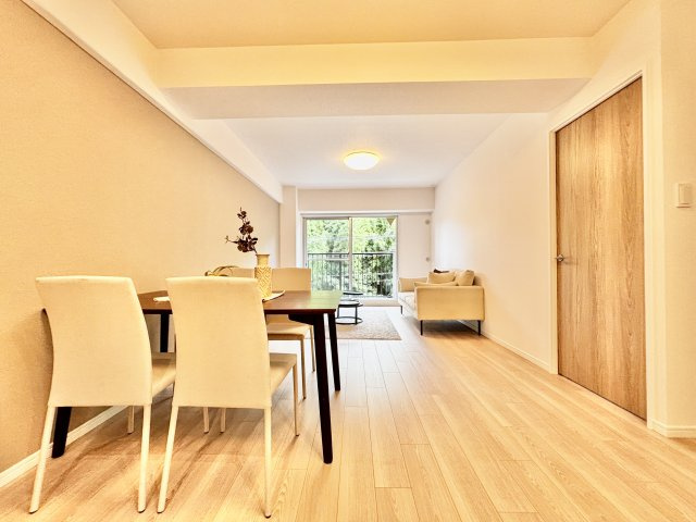 寝屋川コーポラスの居間・リビング