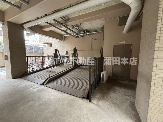 【駐車場】 | ミリアレジデンス西蒲田 | 駐車場があるので、車を買う予定の方も安心です