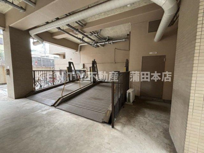 【駐車場】 | ミリアレジデンス西蒲田 | 駐車場があるので、車を買う予定の方も安心です