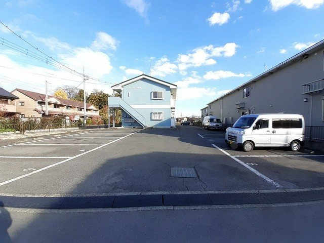 カーサ八幡林の駐車場|駐車場があります