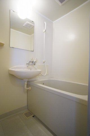 カーサ八幡林の浴室|お風呂です