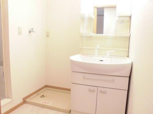 ツインコートＡの洗面所|スペースが確保できる洗面所です