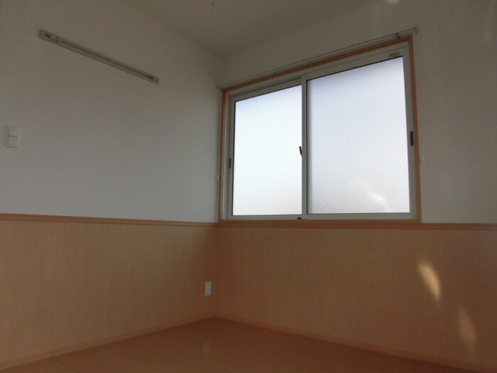 グランモア津久礼の洋室