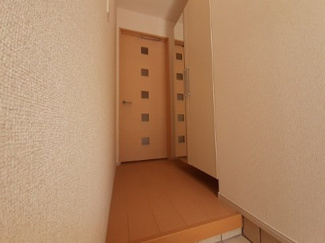 【玄関】 | ミルローズ | 収納もある玄関です