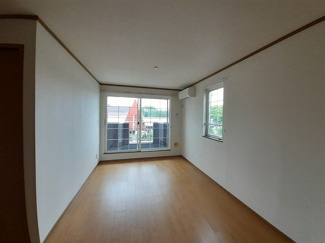 【居間・リビング】 | ノースリバー　Ｂ | こちらのリビングで趣味の時間をお楽しみください