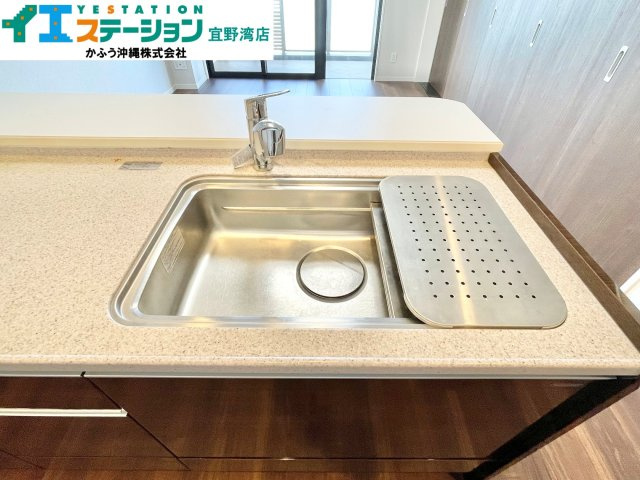 グランデプレミアムビスタ野嵩EASTのキッチン