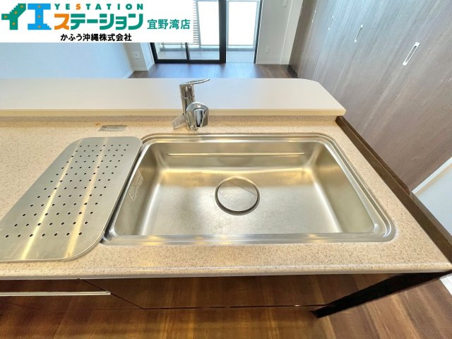 グランデプレミアムビスタ野嵩EASTのキッチン