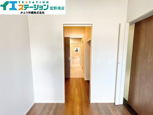 グランデプレミアムビスタ野嵩EASTの収納|洋室からウォークインクローゼット、脱衣所まで一直線