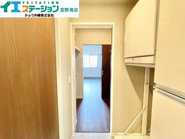グランデプレミアムビスタ野嵩EASTのランドリースペース
