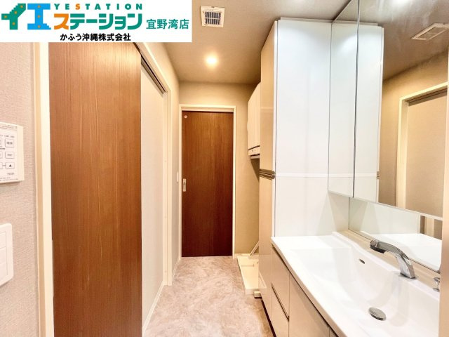 グランデプレミアムビスタ野嵩EASTの独立洗面台