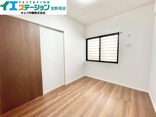 グランデプレミアムビスタ野嵩EASTの寝室