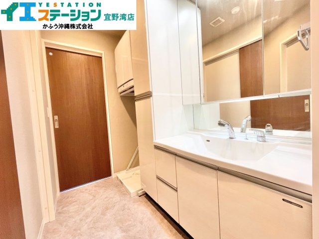 グランデプレミアムビスタ野嵩EASTの独立洗面台