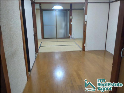 田中西浦町　中古テラスの洋室