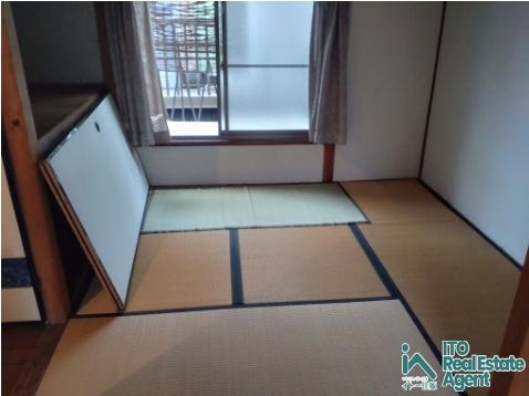 田中西浦町　中古テラスの和室