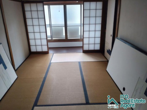 田中西浦町　中古テラスの和室