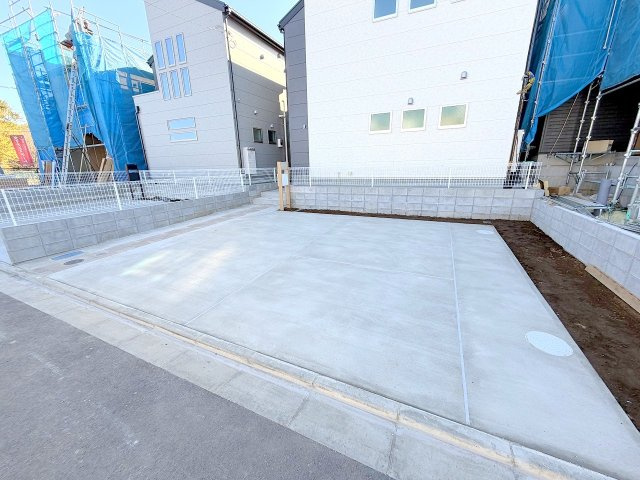 あきる野市瀬戸岡全９棟　新築分譲の駐車場