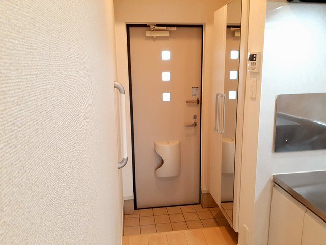 メゾン　アンソレイエの玄関|ゆったりとした玄関です