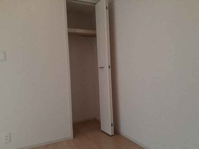 メゾン　アンソレイエの収納|こまごまとしたものを収納できそうですね