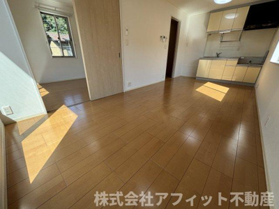 【居間・リビング】 | レトア桜丘 | LDK10.5帖