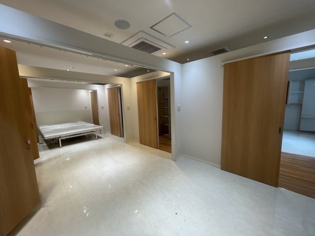 【内装】 | 米新ビル | 通路右側奥