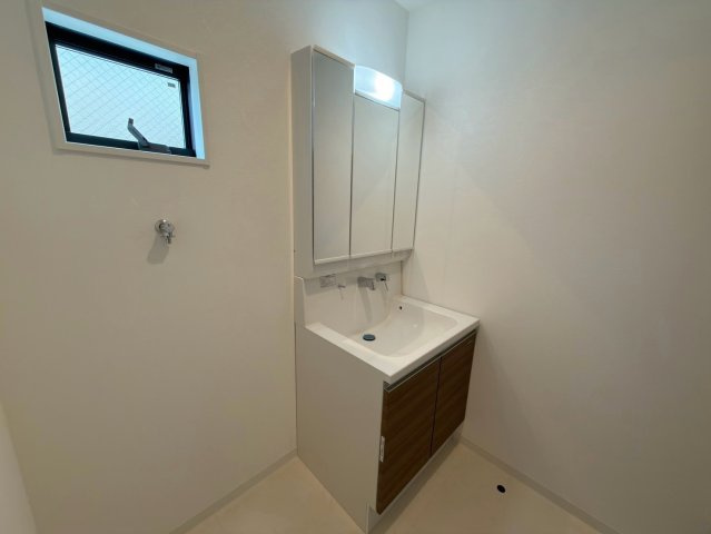 馬場見場走りの独立洗面台