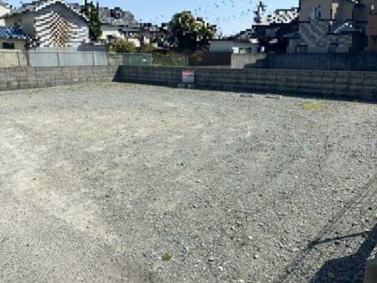 伊伝居パーキングの外観