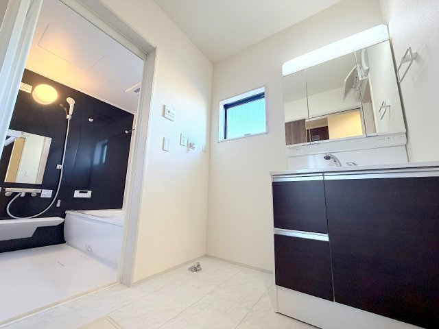 あきる野市瀬戸岡全９棟　新築分譲の独立洗面台