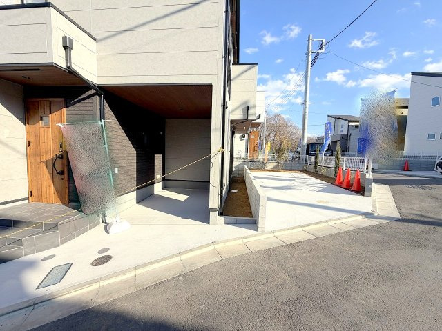 あきる野市瀬戸岡全９棟　新築分譲の駐車場