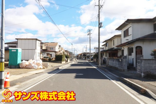 郡山市安積町南長久保２丁目　　　１号棟　　　安積第３小学校、安積第２中学区の外観|南西側から見た駐車場を含む外観