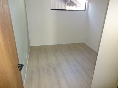 【洋室】 | スリースターヒルズ紫竹西南町