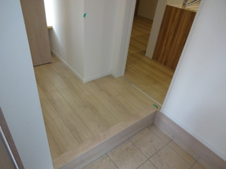 【玄関】 | スリースターヒルズ紫竹西南町