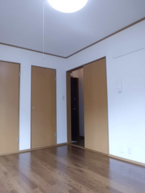 メゾネットフォーの居間・リビング|居室3