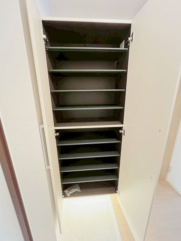 サンライズガーデン宝塚の収納|たっぷりとした収納スペースです