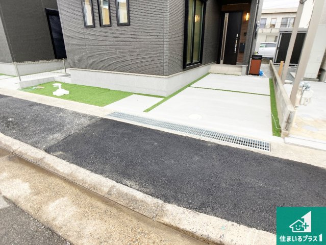 明石市西明石町　新築一戸建ての駐車場|駐車スペース！散水栓があるので、こまめに愛車を洗えます！