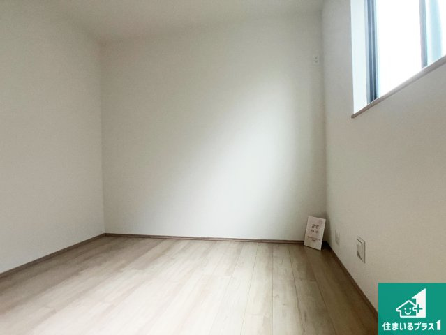 明石市西明石町　新築一戸建ての洋室|シンプルな洋室は、自分好みのインテリアが楽しめます♪ご家族とインテリアや家具を選びに行くのは新築購入時の醍醐味の一つです。ぜひお楽しみください♪