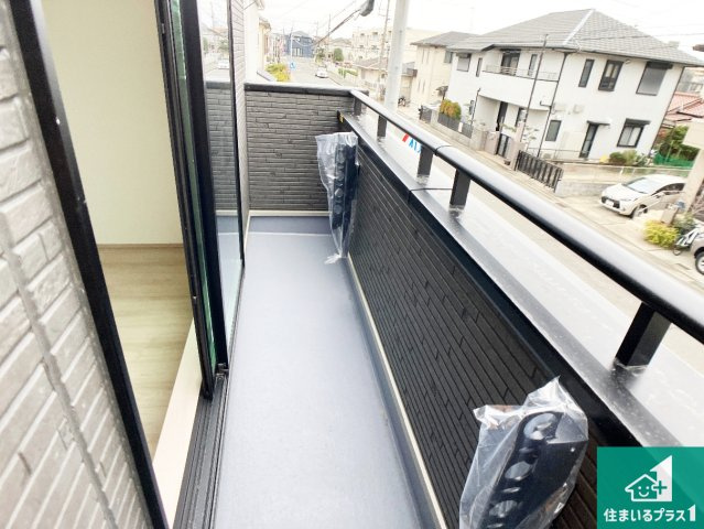 明石市西明石町　新築一戸建てのバルコニー|ワイドバルコニーは洗濯物を干すスペースが広いのでご家族が多くても安心！