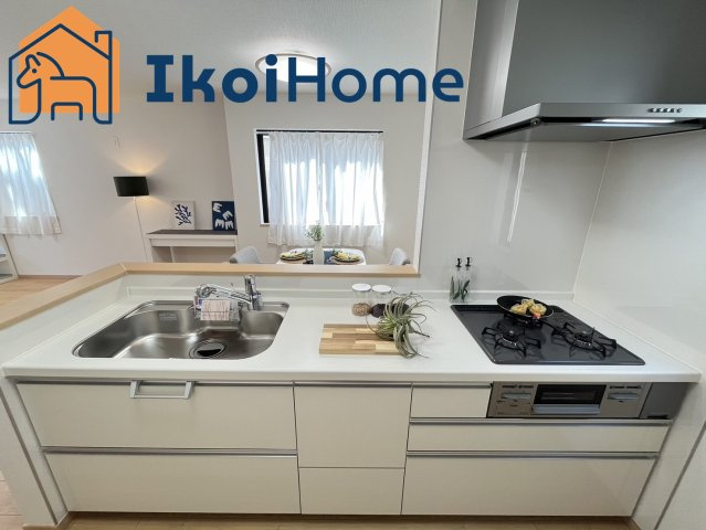 明石市西明石町2丁目　全2棟　A号棟のキッチン|◆同社施工例◆人気の対面式のキッチン♪調理スペースもゆったり！使いやすいです！