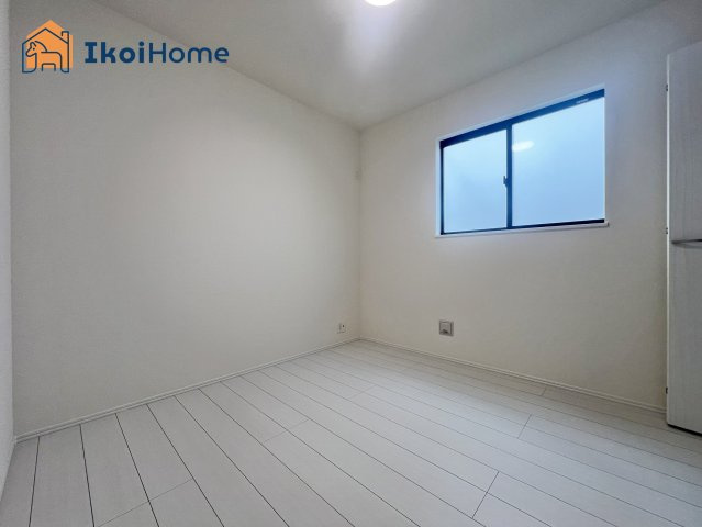 明石市西明石町2丁目　全2棟　A号棟の子供部屋|【ホームページに現地動画掲載中】●年中無休：当日予約可●部屋にはカーテンレールはついていません。