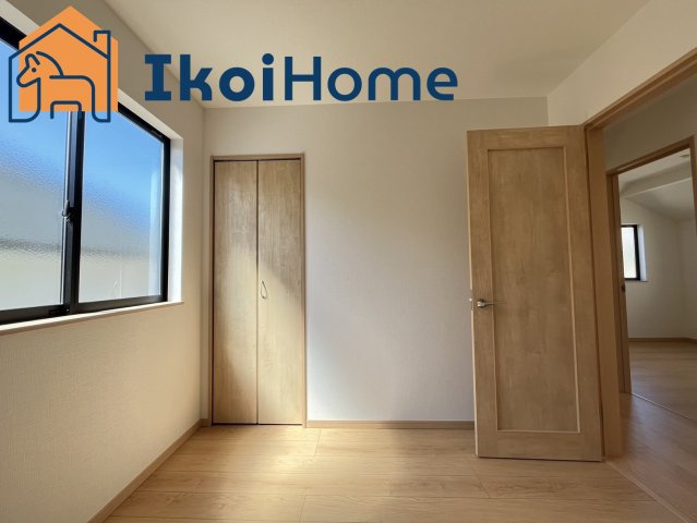 明石市西明石町2丁目　全2棟　A号棟の内装|◆同社施工例◆全居室ペアガラス標準装備。一般の窓ガラスに比べ、２倍の断熱効果があります。