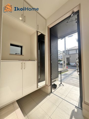 明石市西明石町2丁目　全2棟　B号棟の玄関|【ホームページに現地動画掲載中】●年中無休：当日予約可●大きな靴箱が付いています。