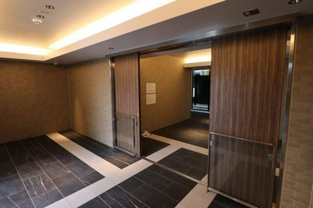 ＧＥＮＯＶＩＡ赤羽のエントランス